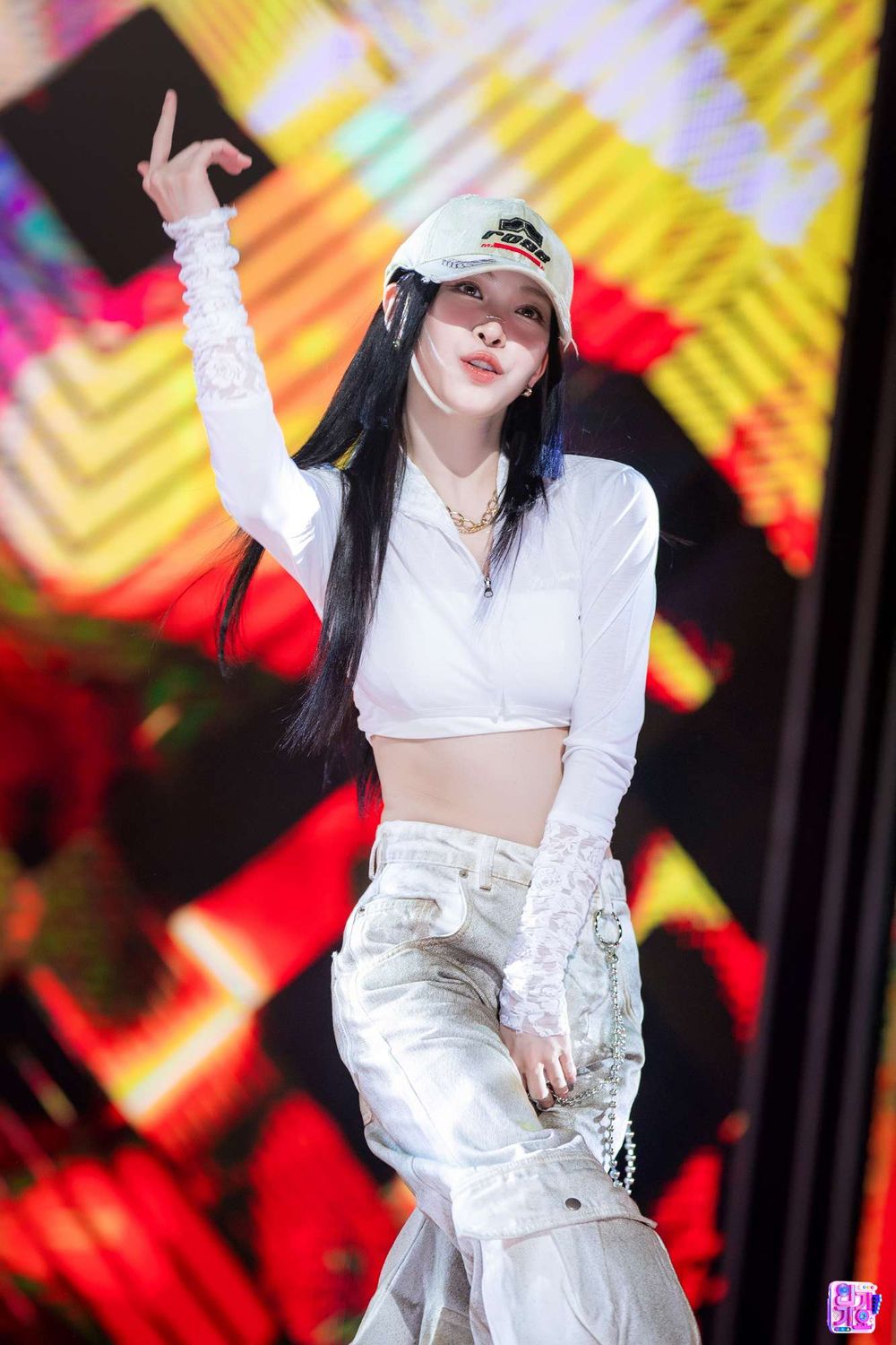 韓網評選6位最具魅力的「低音砲」女偶像！Karina、雨琦嗓音超有辨識度，Sullyoon反差感驚豔全場！-12