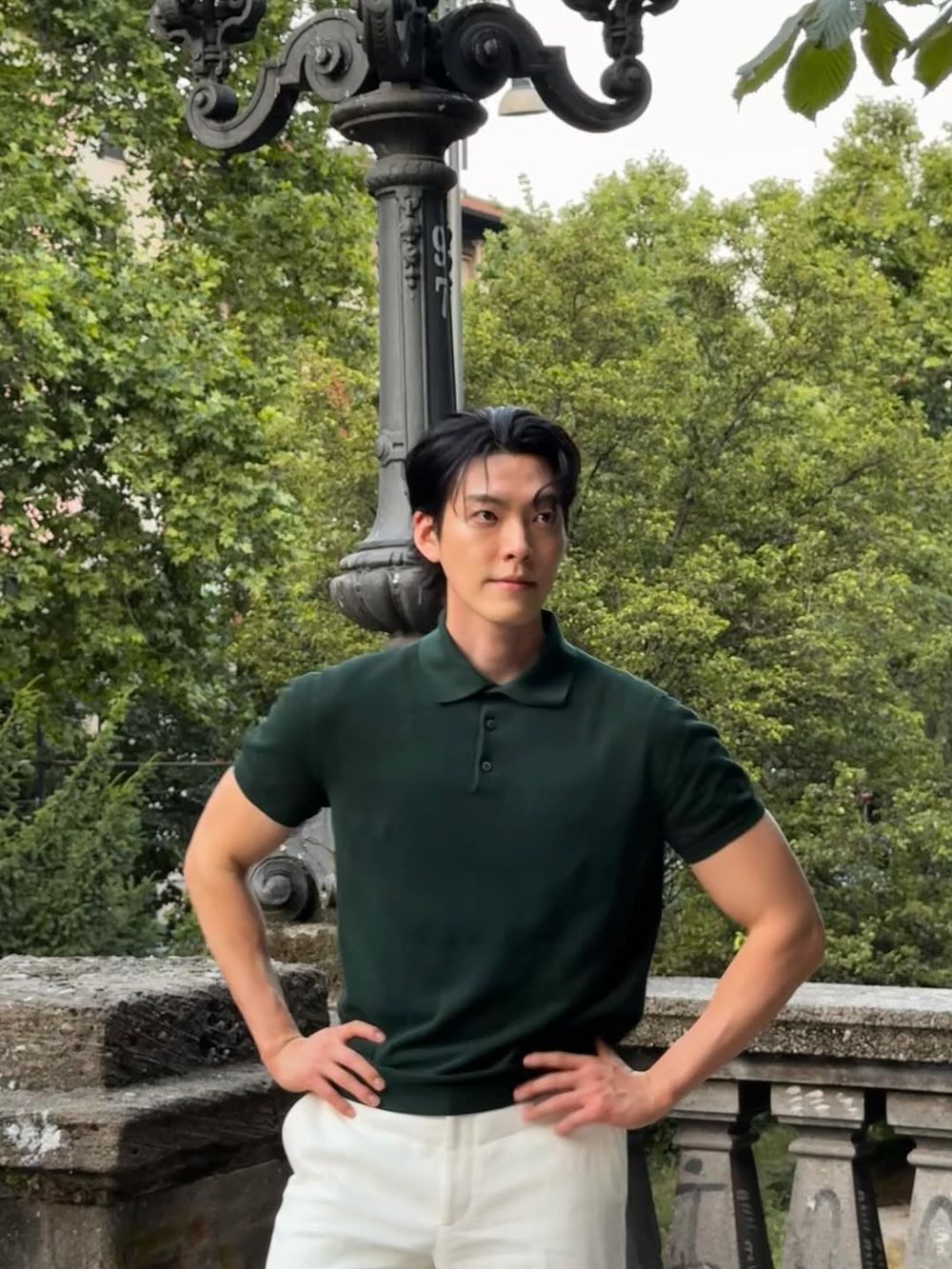 「長腿男神」金宇彬重返主戰場！亮相RALPH LAUREN米蘭大秀！每套都藏不住太平洋寬肩！-7
