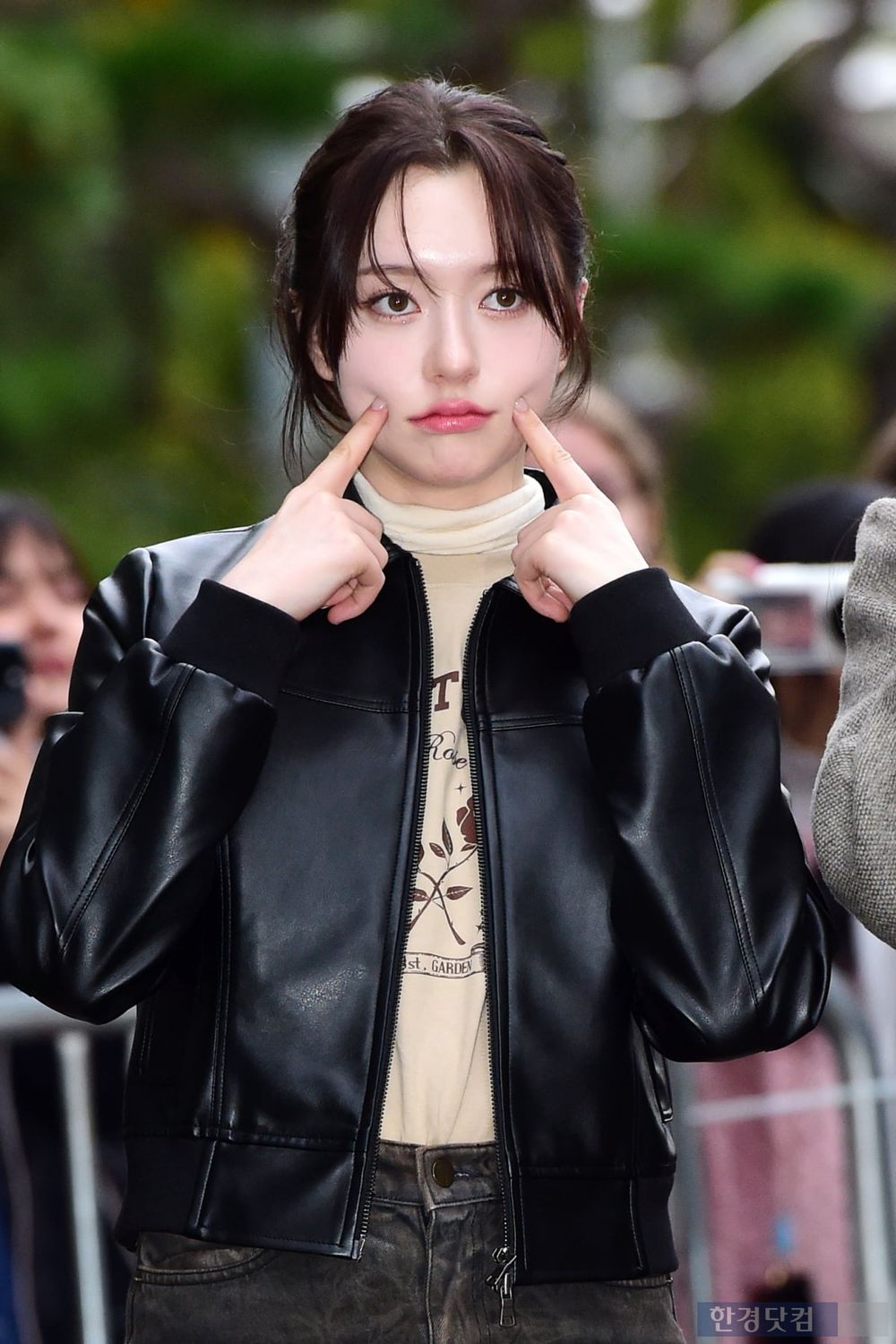 韓網評選7位最有「Teto女」氣場的KPOP女偶像！安俞真、Momo甜中帶帥，Giselle新歌超殺造型引熱議！-5