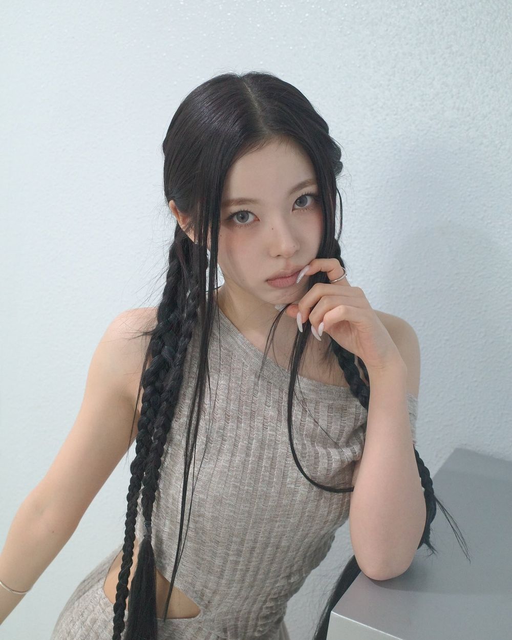 韓網評選7位最有「Teto女」氣場的KPOP女偶像！安俞真、Momo甜中帶帥，Giselle新歌超殺造型引熱議！-13
