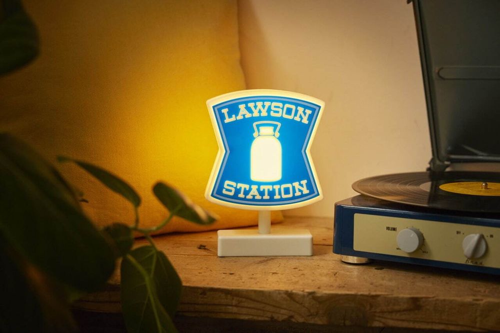 日妞社群狂討論！超可愛「LAWSON便利商店招牌」抱枕、小夜燈、鑰匙圈夯到一開賣就大缺貨！-9