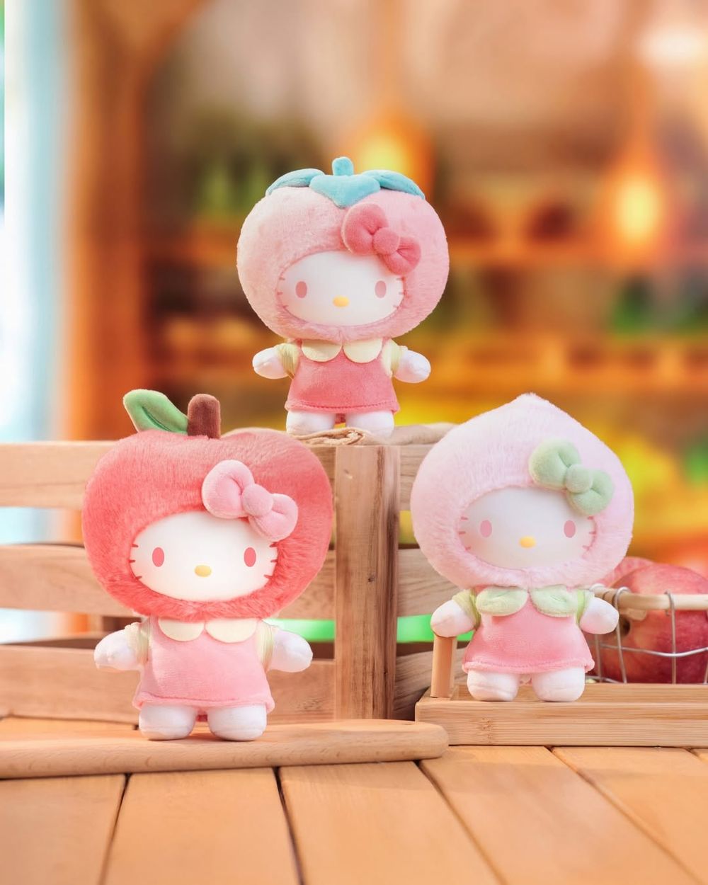 MINISO三麗鷗聯名太好買！「水果系列變裝Hello Kitty玩偶、烤麵包布丁狗公仔」全都Q翻天！-2