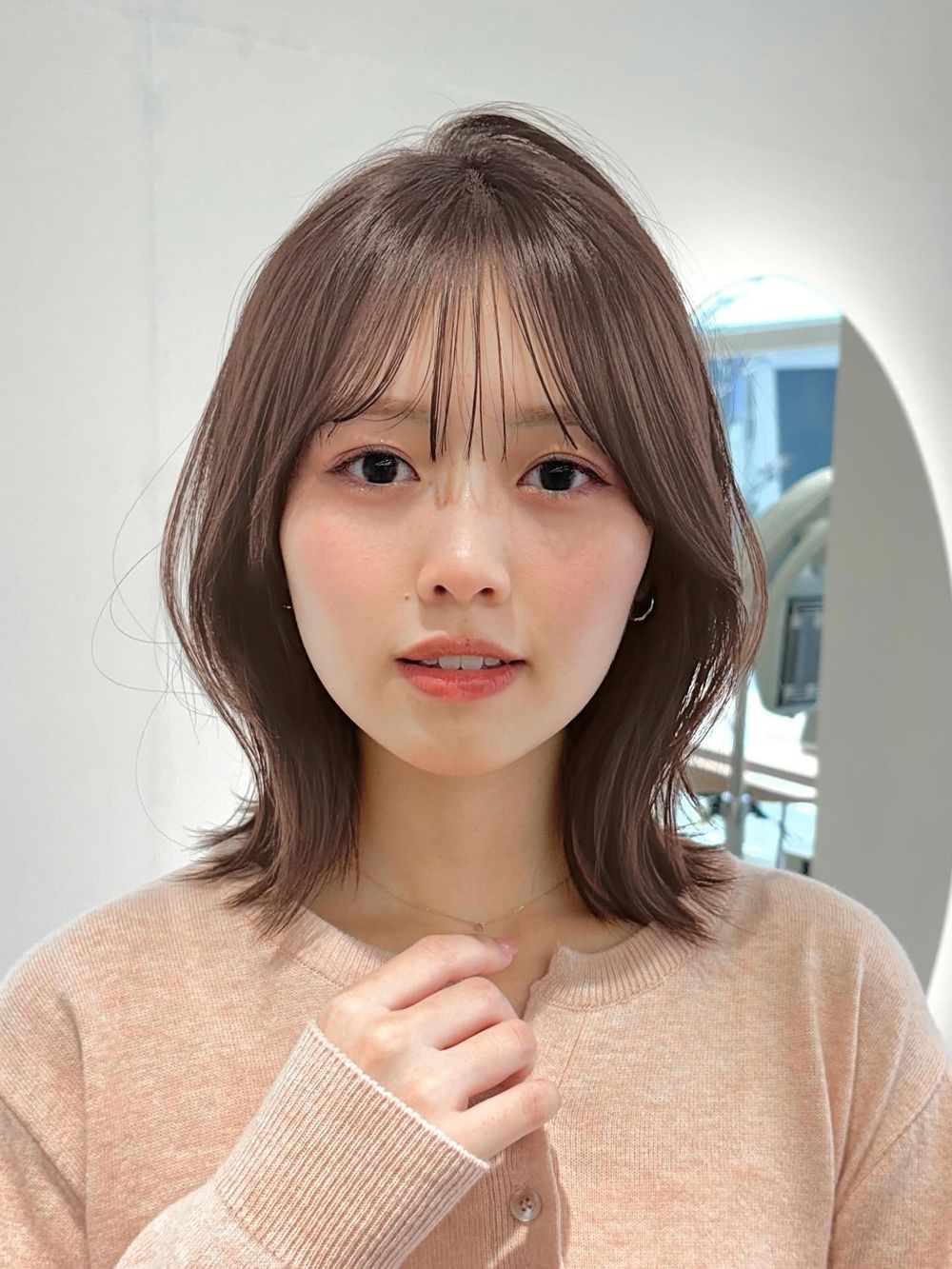 臉型救星來了！2025最人氣「8款鎖骨髮範本」，內彎C字剪、法式層次剪、空氣瀏海，款款剪完秒變比例妖精！-13