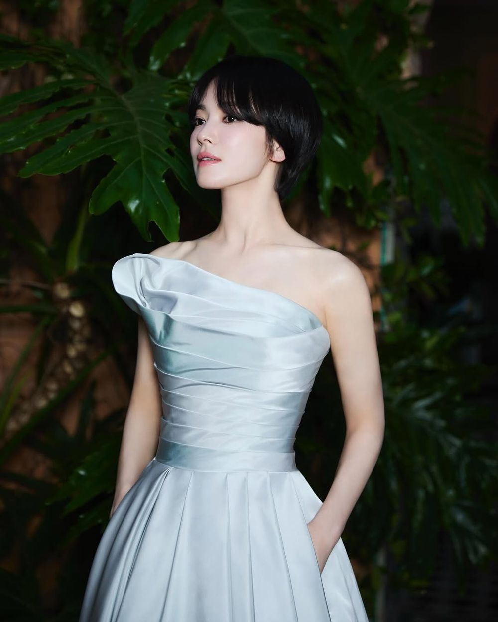顏值永遠在顛峰！宋慧喬再發CHAUMET活動美照！「兩套女神級禮服」夢回韓劇白月光！-9