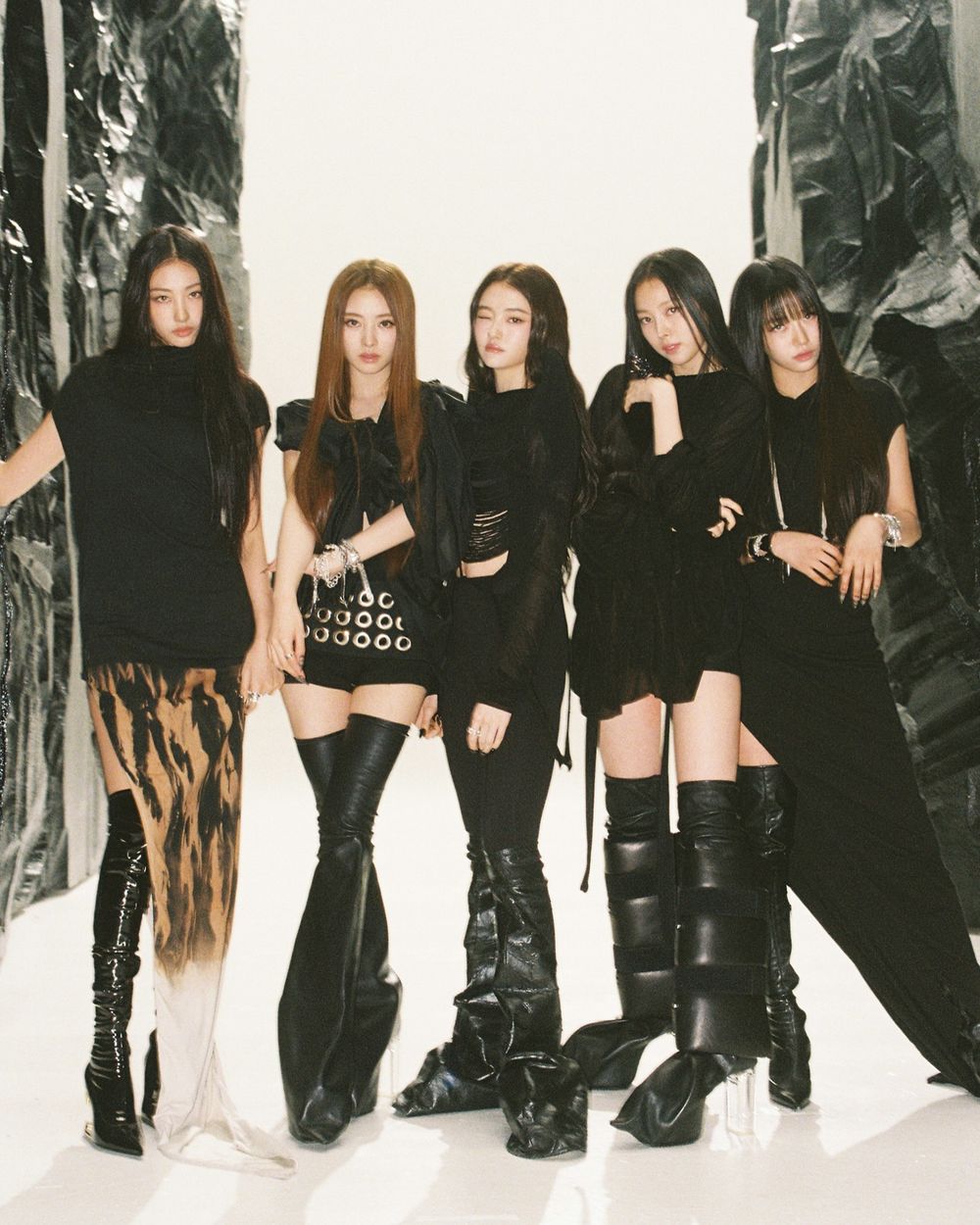 2025上半年打歌一位最多女偶像TOP5！IVE狂掃15冠，ILLIT新歌話題度爆棚！-2