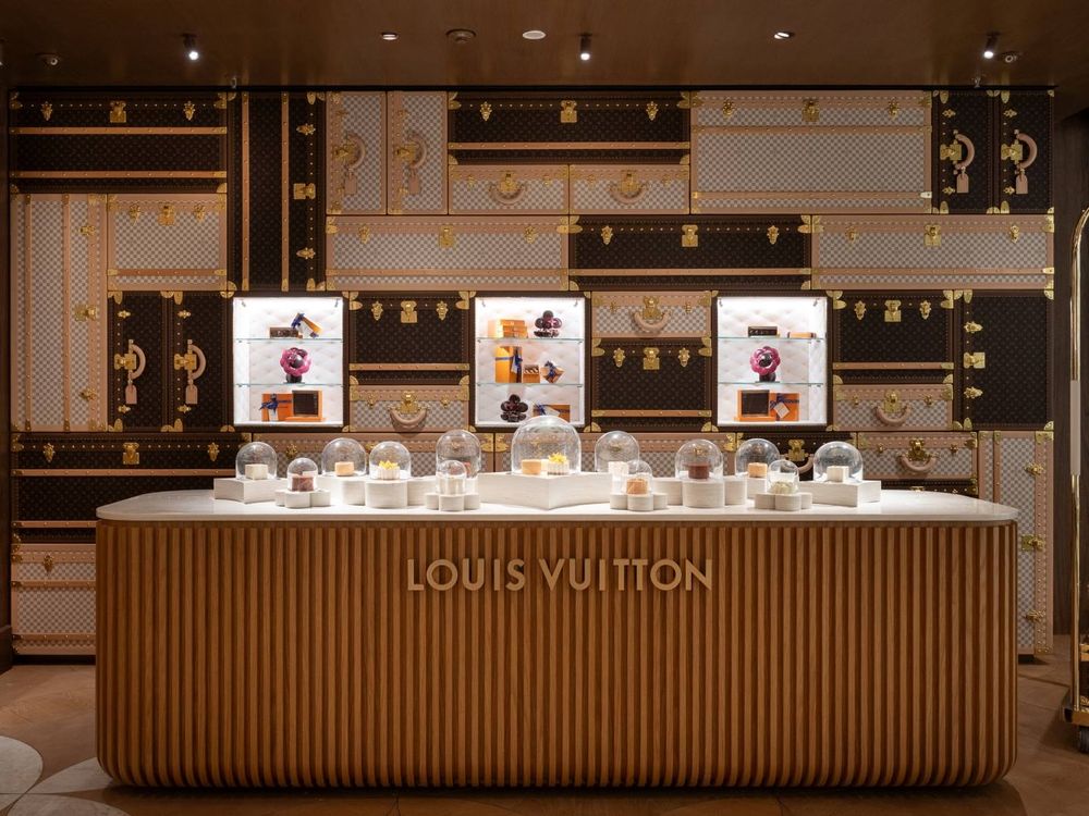 LV最新旗艦店是一艘巨型郵輪？！The Louis 路易號「購物、喝咖啡、看展覽」船上一次搞定！-13