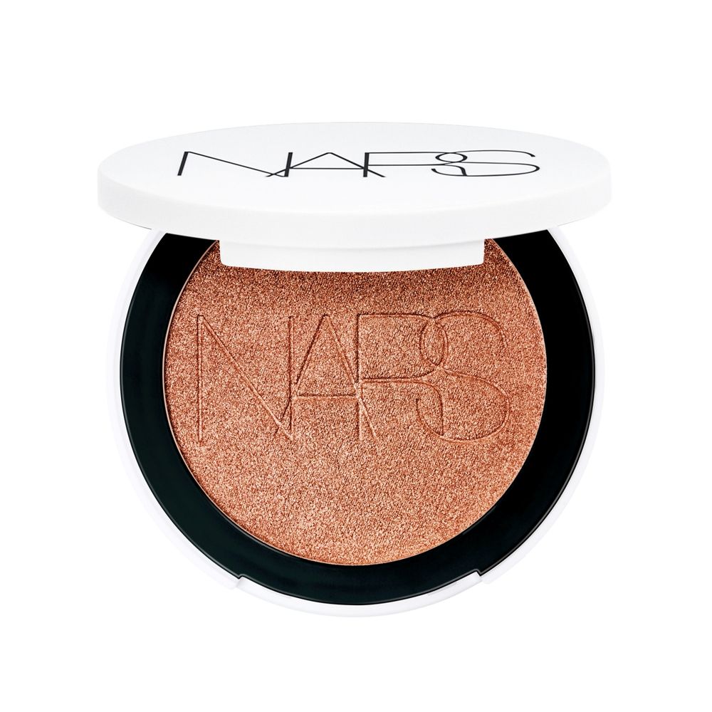 2025最閃耀打亮盤上市！NARS「裸光幻閃亮采餅」超美透光質地＋原生膚感，一刷韓系水光肌一秒完成！-13