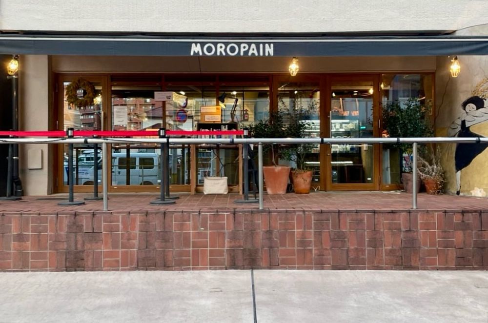 福岡超人氣麵包店MOROPAIN快閃來台！日妞排隊搶爆「招牌蜜瓜包」、台灣限定「芒果蜜瓜包」必點一次看！-4