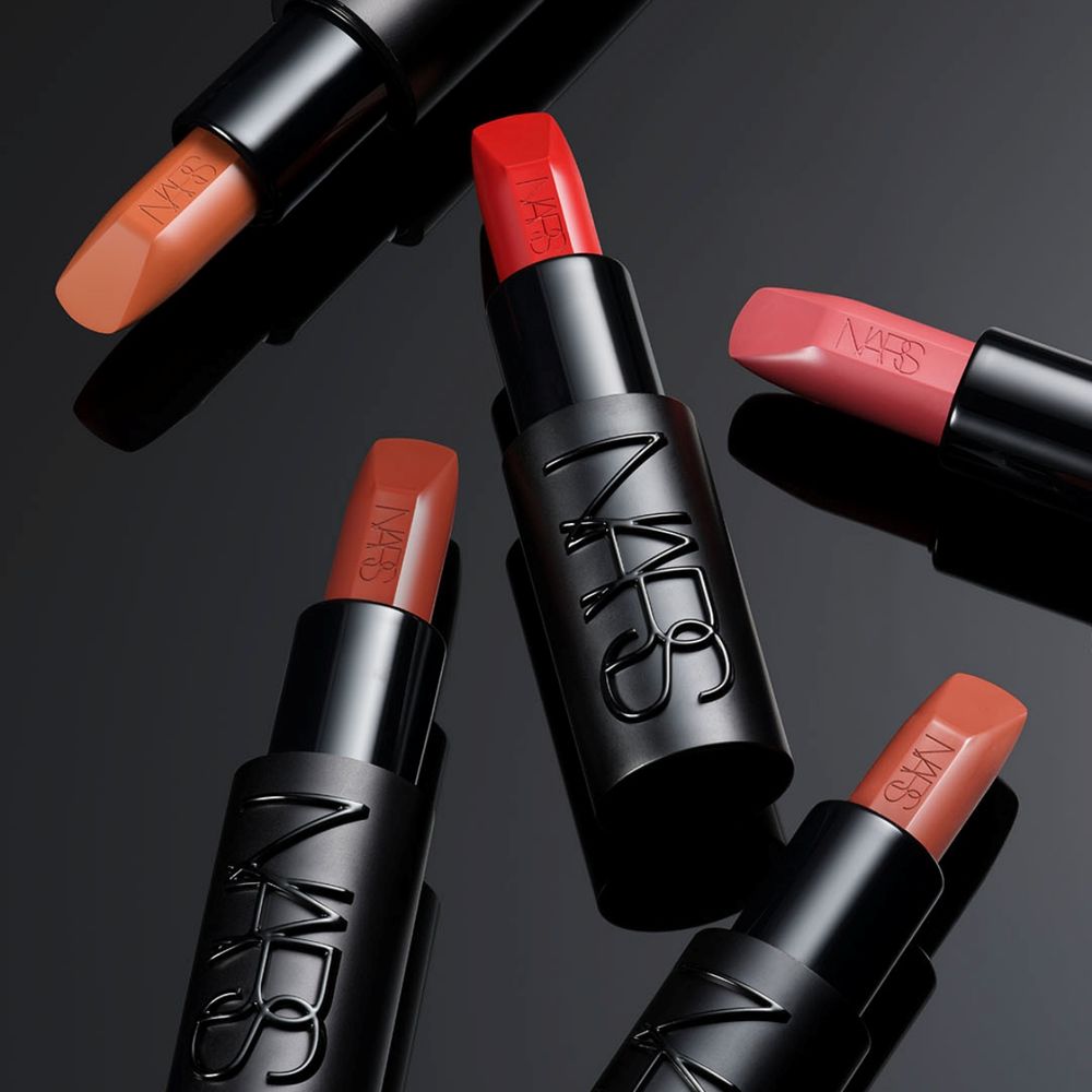 2025下半年必收精品級唇膏！NARS「裸黑管」玫瑰裸粉新色登場，一抹高奢奶霜緞光，Hoshi同款心動色必收！-4