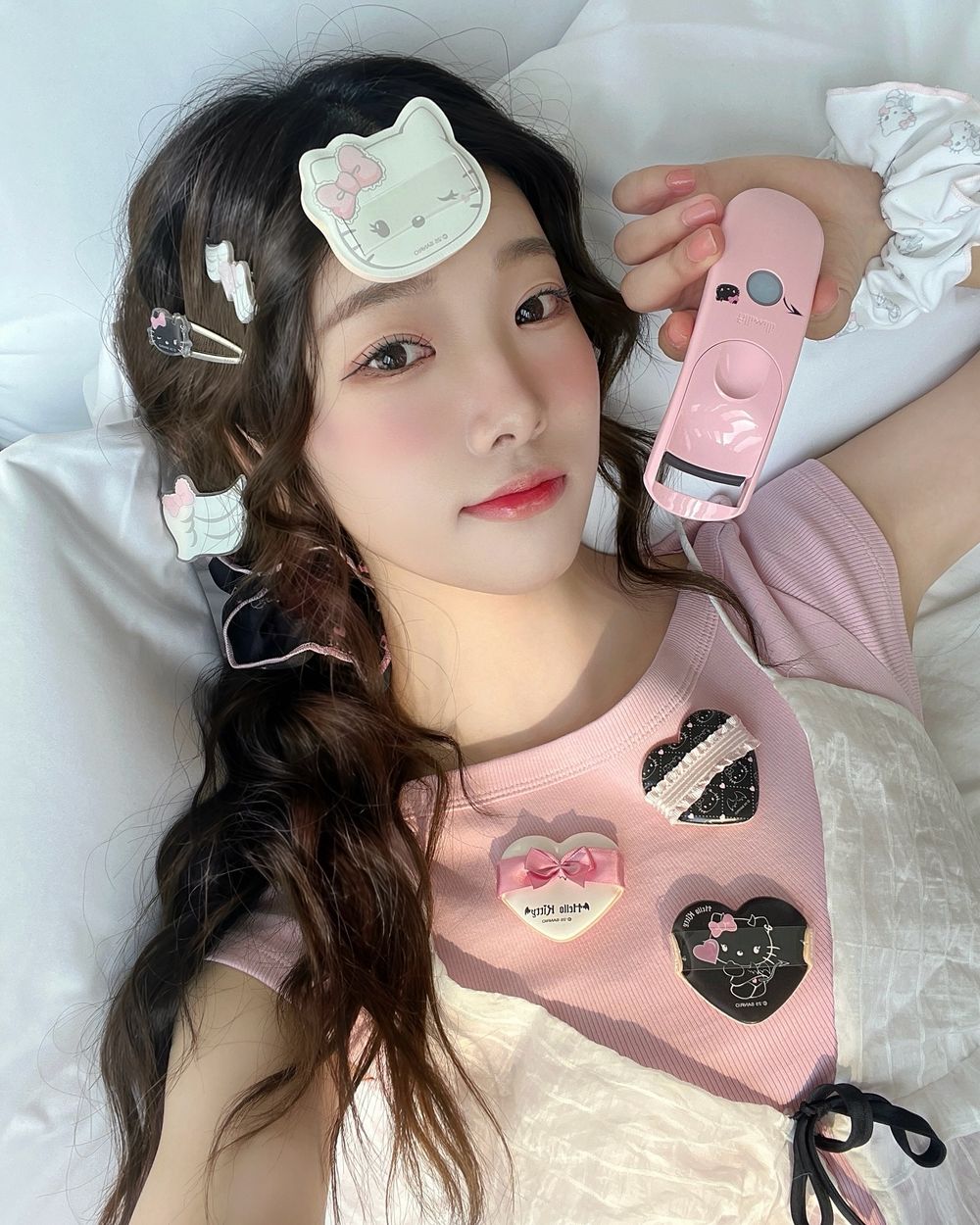 三麗鷗聯名美妝工具第二彈！Fillimilli再聯手凱蒂貓，幻化天使惡魔刷具、氣墊粉撲、睫毛夾...，Kitty控必收！-15