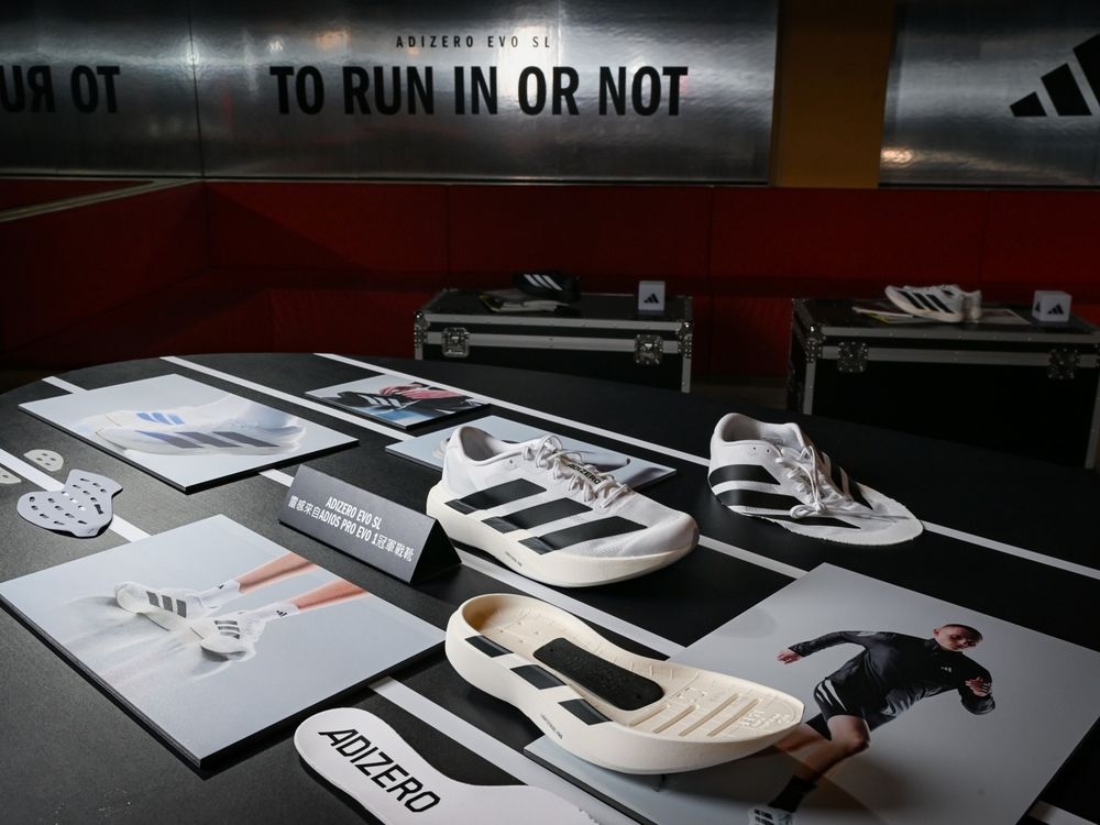 adidas冠軍跑鞋就是這雙！創作才子高爾宣OSN腳上爆紅黑白經典色、現在終於買得到啦！-8