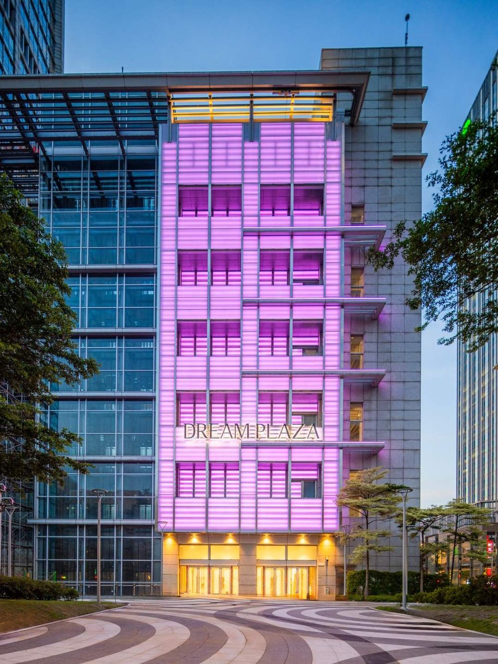 信義區新百貨DREAM PLAZA來了！「全台最大星巴克、巴黎街頭咖啡館風餐酒館」必逛亮點一次看！-1