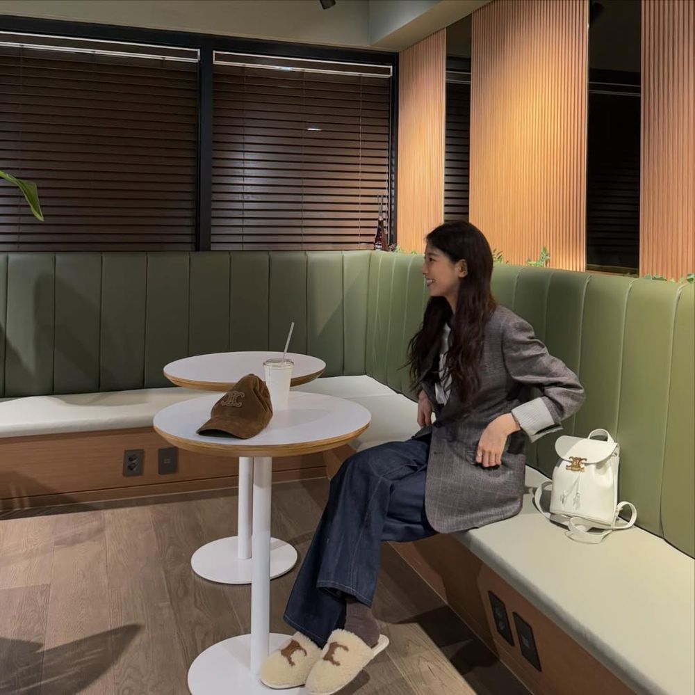 不一定要穿襯衫！韓妞職場「好感度穿搭」法則！選對顏色大加分、新鮮人必看！-14