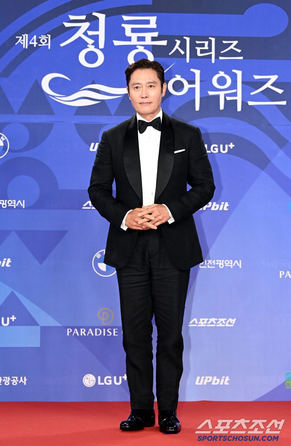 洗眼睛了！2025《青龍系列大獎》紅毯男神集合！朴寶劍、李濬榮雙王子降臨，狂比愛心可愛爆擊！-14