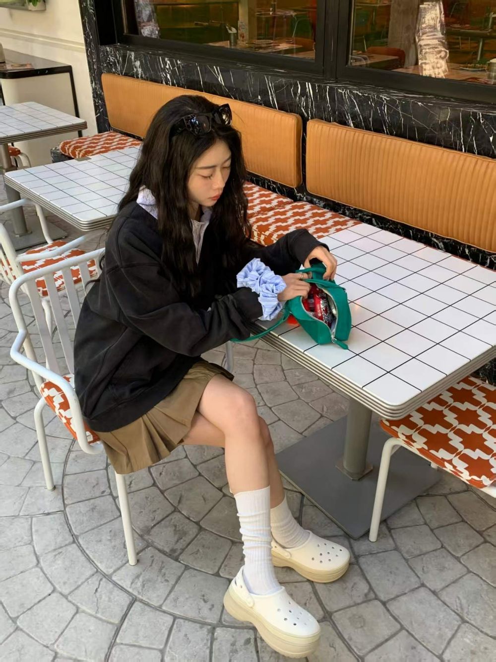 Crocs又來逼大家花錢！推出7公分美腿神器「堆堆鞋」韓國女生都改穿這一雙！-4