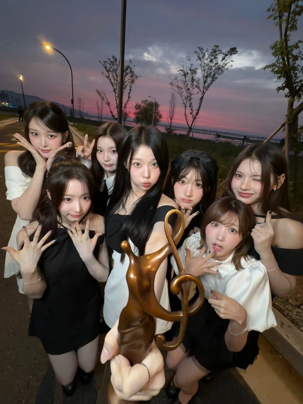 8月回歸出道韓團總整理！Stray Kids推正規專輯，TWICE、IVE開啟女團大戰，HYBE新男團備受期待！-2