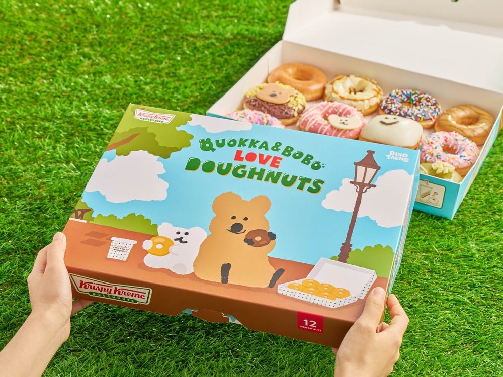 Krispy Kreme矮袋鼠甜甜圈可愛瘋！DINOTAENG聯名即將開賣！周邊吊飾、貼紙得一起帶走！-6