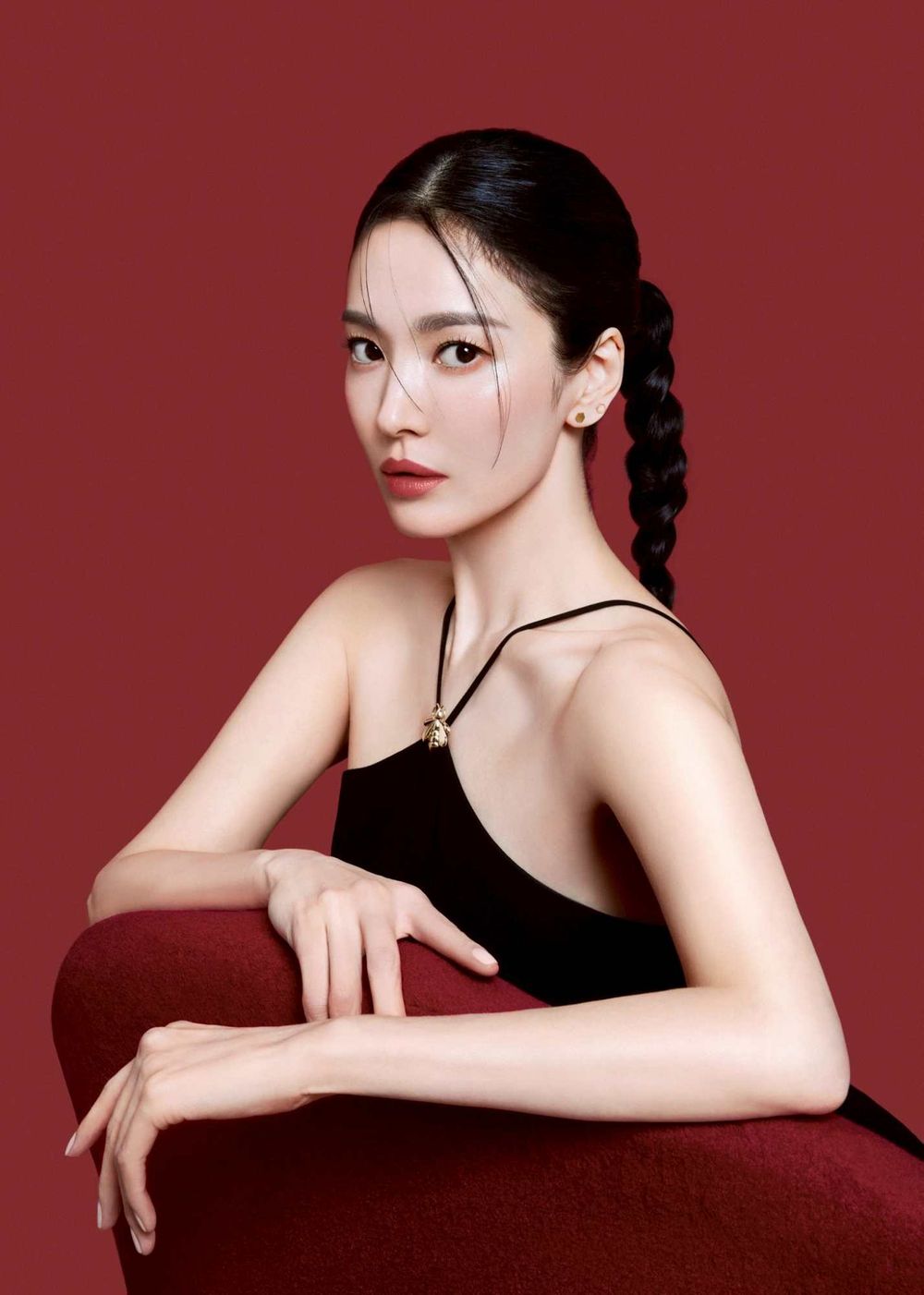 宋慧喬同款！嬌蘭2025秋季彩妝「奢貴鳥羽」化為紅寶之吻唇膏彩殼，史上最美限定裸色、喬妹色號必收！-12