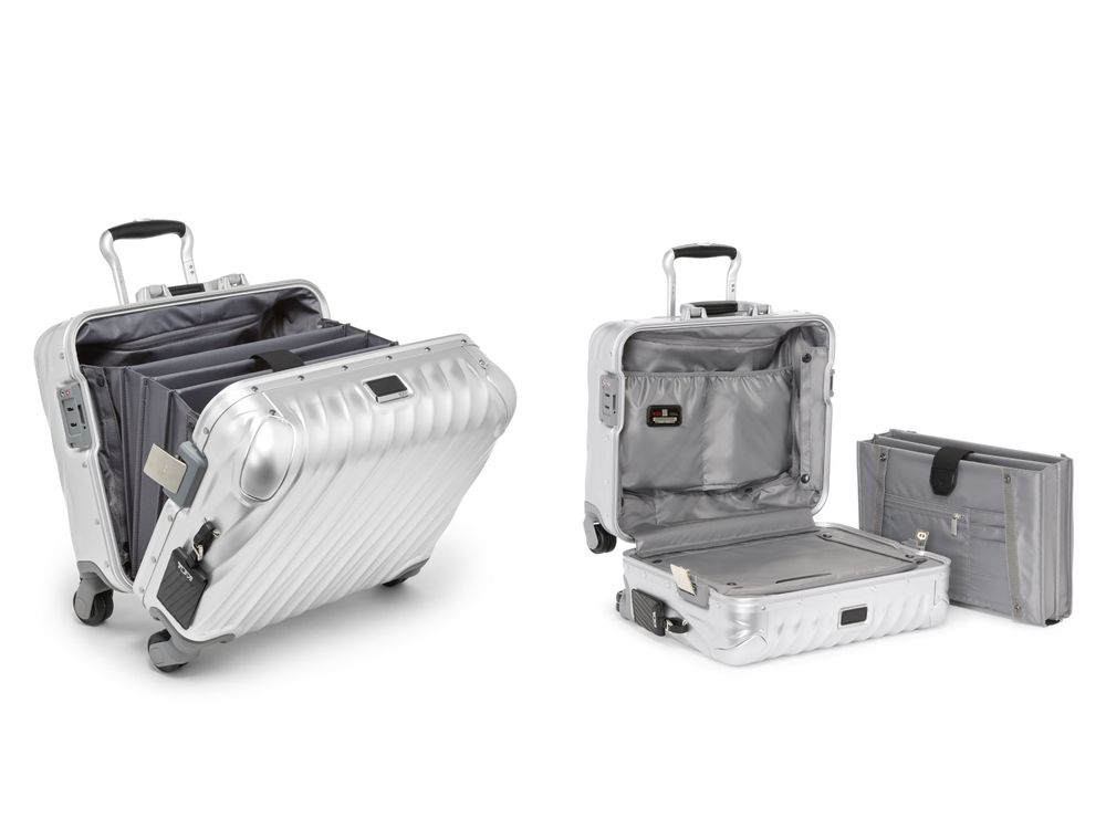 F1車手Lando愛牌「TUMI」限定概念店降臨信義A9！波浪紋登機箱、化妝箱超美！-4