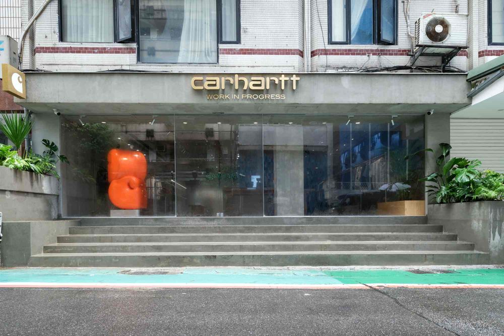 Carhartt重磅回歸東區！帶你逛超狂旗艦店「棒球帽、印花T恤」必買，竟然還有咖啡廳進駐？！-2