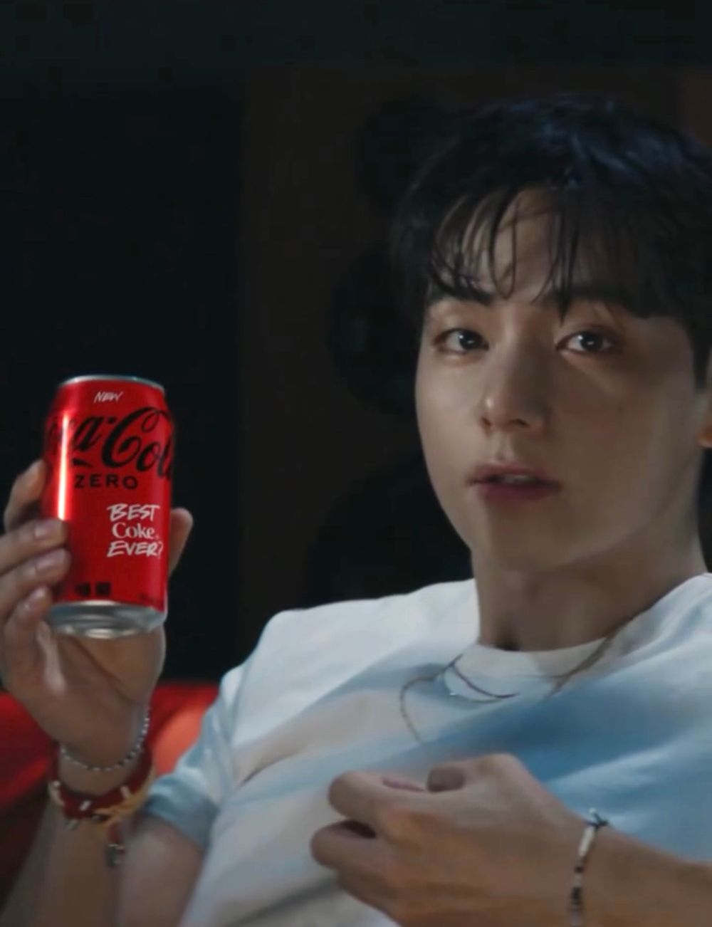 BTS V金泰亨成可口可樂品牌大使！IG偷曬瓶裝可樂合照帥翻、私下最愛「這款」可樂找到了！-2