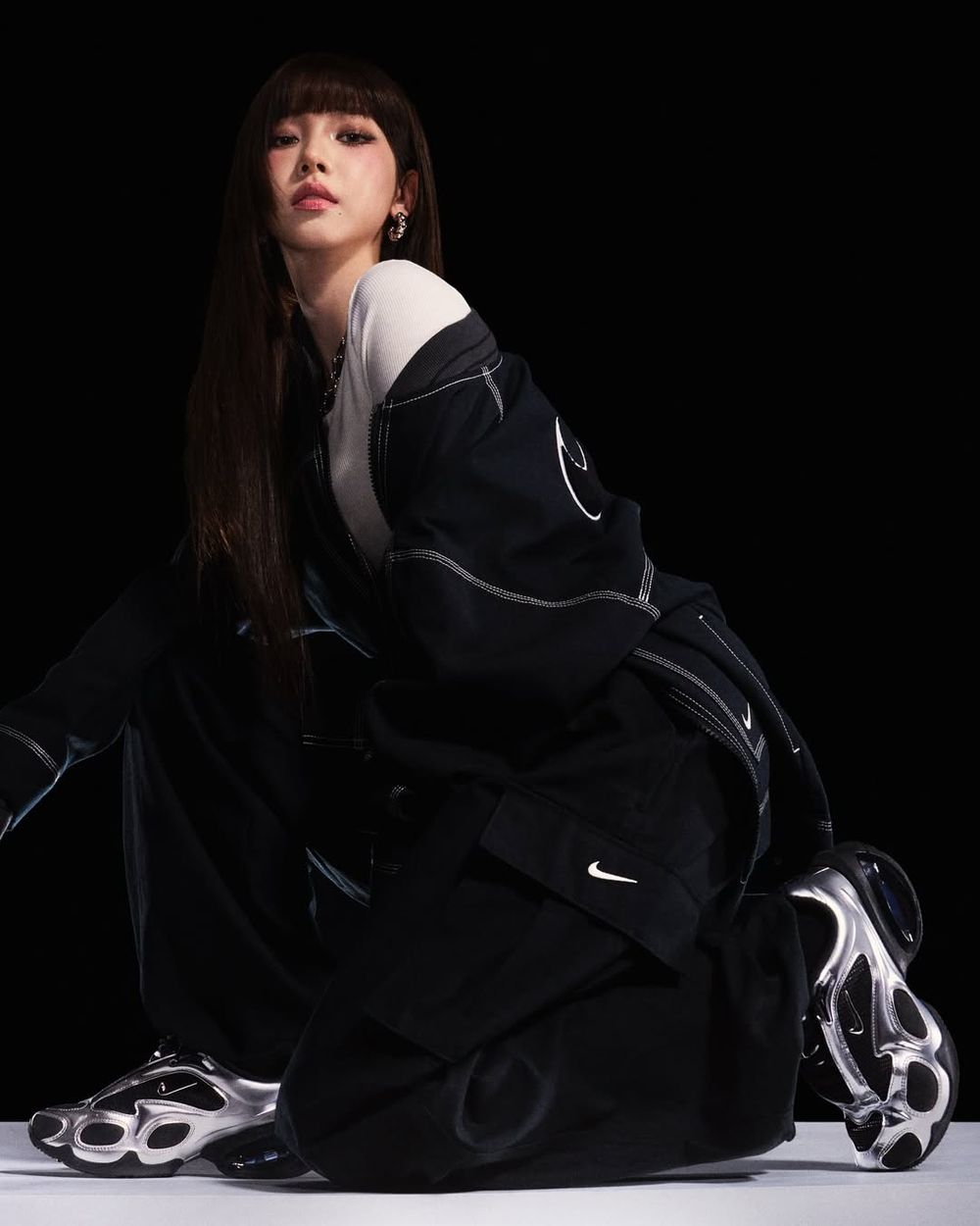 Karina全力營業中！NIKE釋出最新形象「冷豔版卡寶」太美！同款女神球鞋絕對爆！-5