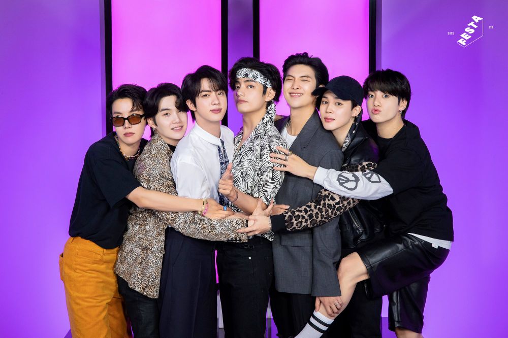 韓網熱議6組KPOP男團「軍白期」時長！BTS防彈集體入伍掀話題，SJ竟花3000天才合體！-2
