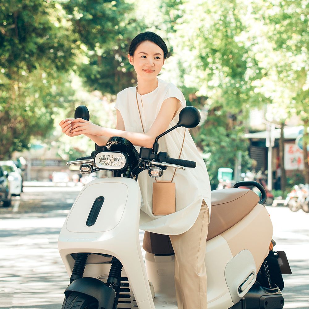2025最新3款適合女生機車推薦！Gogoro無印良品聯名奶茶色機車美翻、SYM「這台」脆友都激推！-11