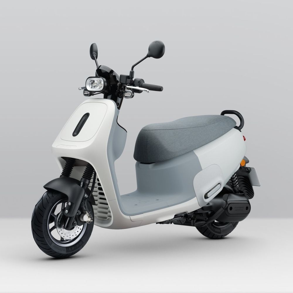 2025最新3款適合女生機車推薦！Gogoro無印良品聯名奶茶色機車美翻、SYM「這台」脆友都激推！-13