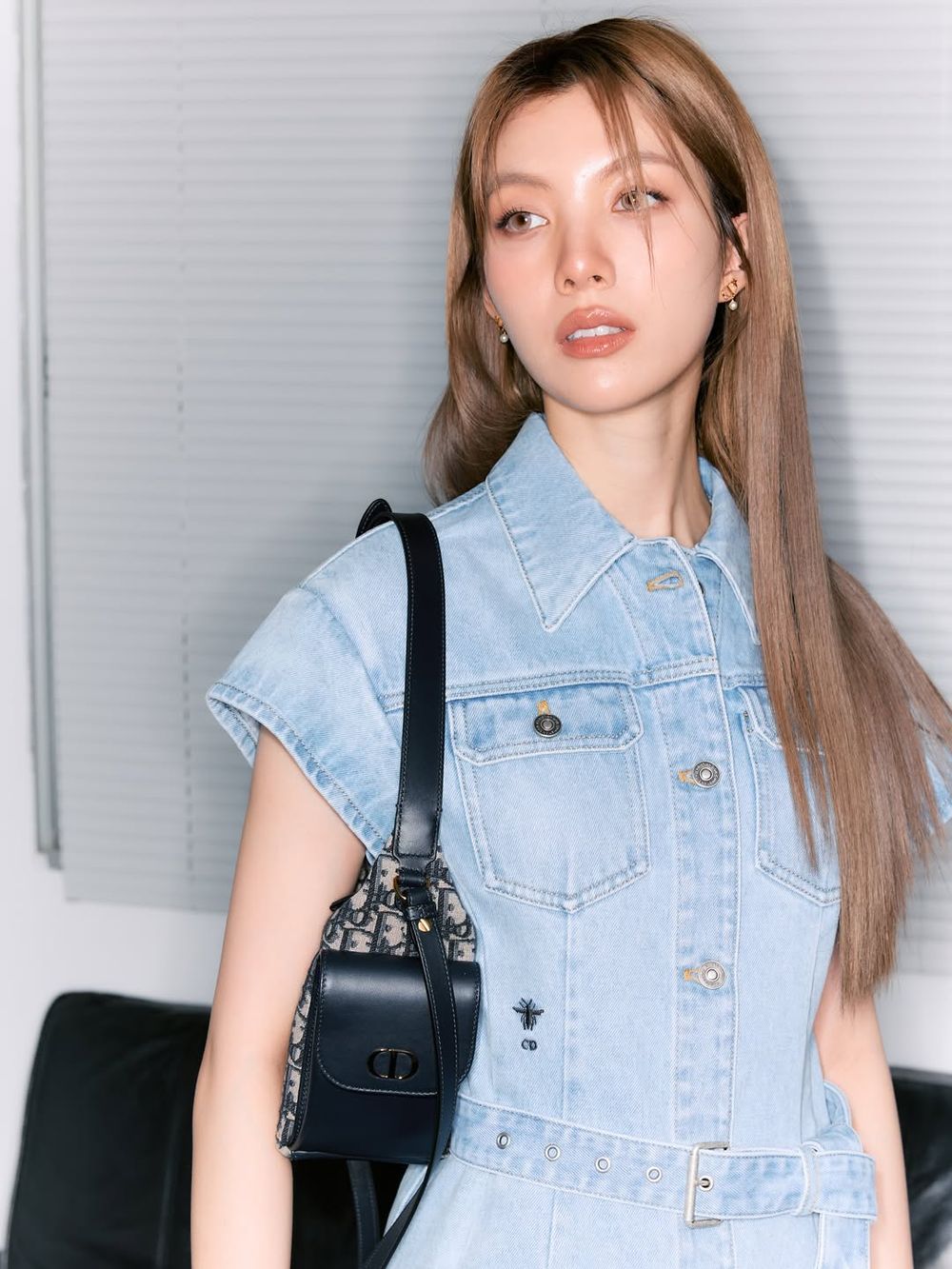 Dior超寵「鄺玲玲、Orm」泰星雙姝！秒送上新爆款「D-Dream腋下包」讓人一眼心動！-6