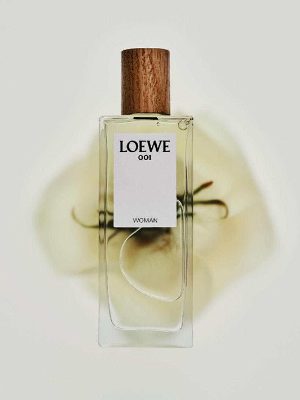 LOEWE首度推出迷你香氛禮盒！經典人氣「事後清晨」男女淡香精全入組，一次品味5款暢銷香氣！-4