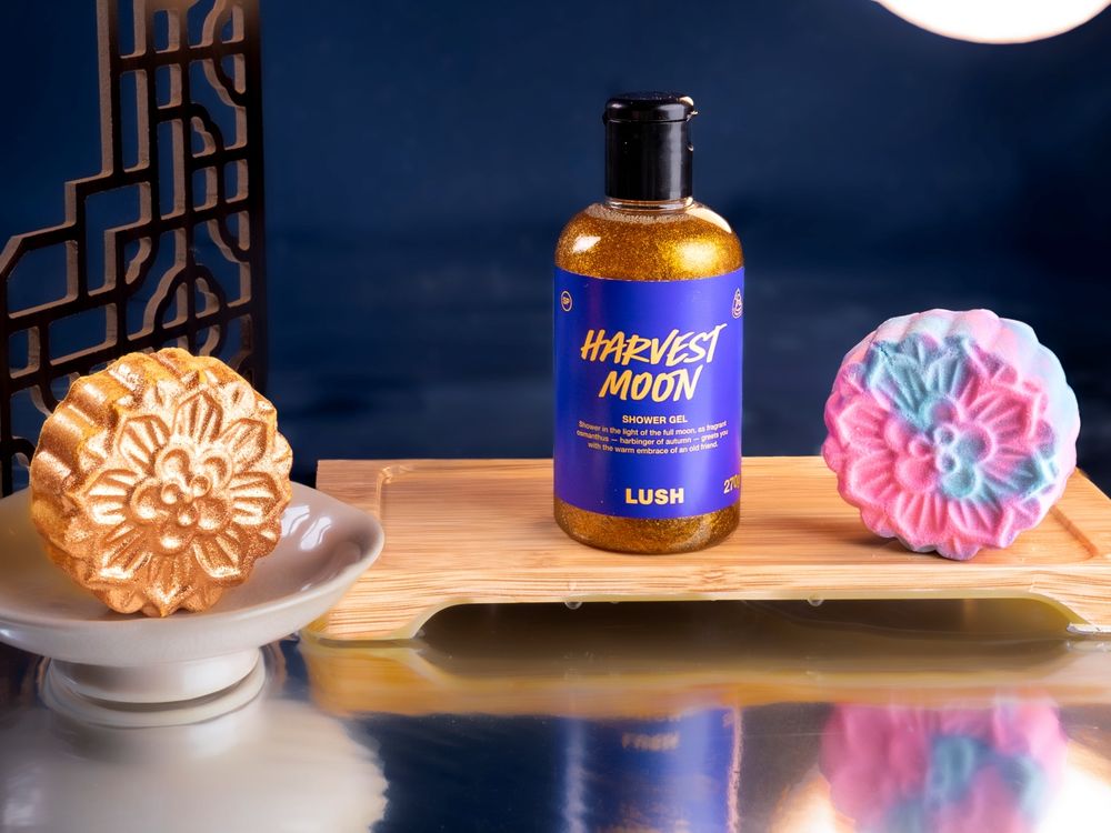 LUSH 2025中秋限定系列登場！月餅汽泡彈、桂花烏龍沐浴露、冰皮泡泡浴芭，送禮自用都滿分！-2