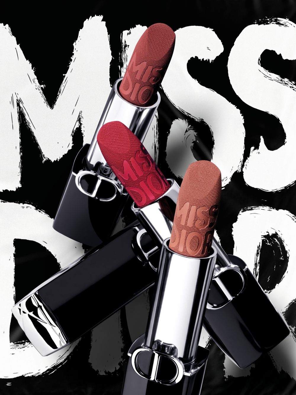 JISOO同款MISS DIOR塗鴉限量彩妝來了！2025迪奧最美限量氣墊粉餅、唇膏、眼影全公開，美妝控通通必收！-5