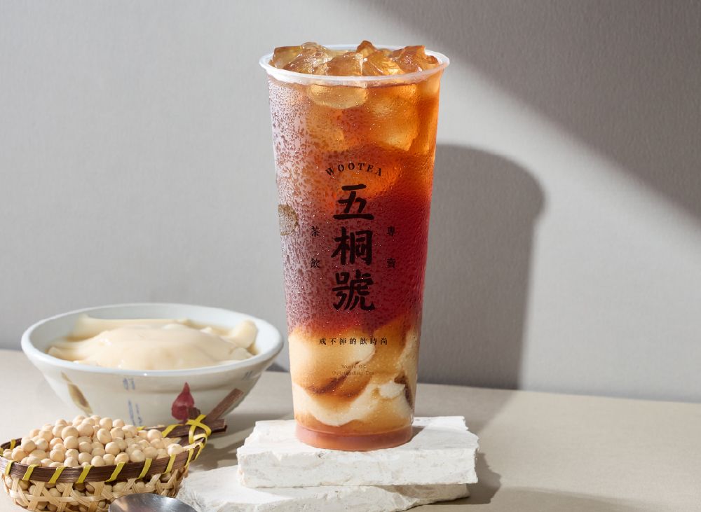 五桐號跟企鵝家族聯名了！造型杯身、絨毛Pingu飲料提袋可愛爆炸，春季新飲品再享買一送一！-6