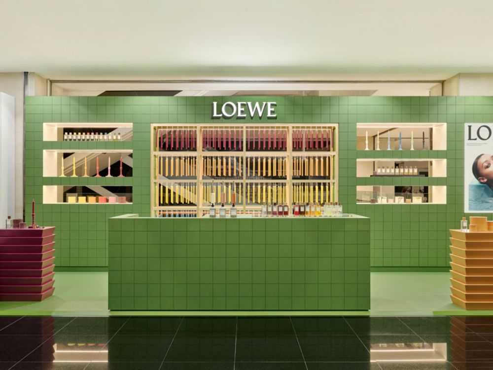 LOEWE香氛DIAMONDTOWERS香氛體驗店開幕！新品「戶外香氛蠟燭」推生薑、馬鞭草超迷人，還有夢幻番茄葉禮盒！-4