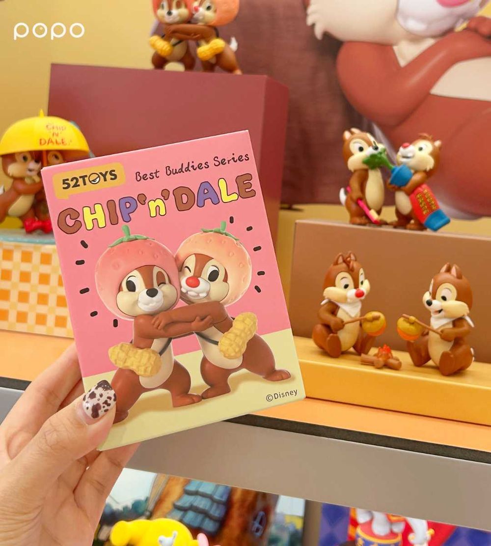 社群爆紅潮玩「52TOYS」插旗忠孝SOGO！滿滿熊貓牆可愛炸、蠟筆小新盲盒&迪士尼公仔必買周邊一次看！-5
