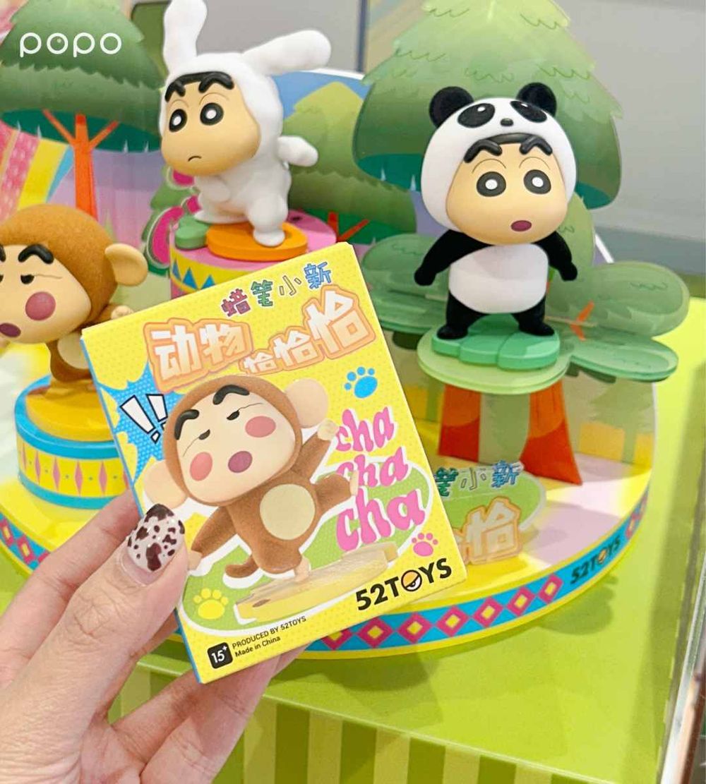 社群爆紅潮玩「52TOYS」插旗忠孝SOGO！滿滿熊貓牆可愛炸、蠟筆小新盲盒&迪士尼公仔必買周邊一次看！-15