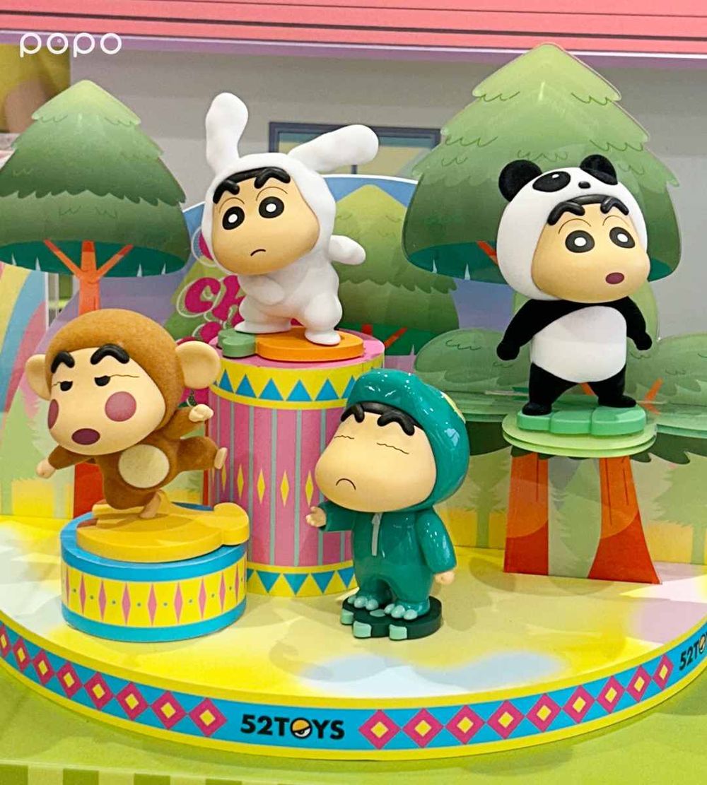 社群爆紅潮玩「52TOYS」插旗忠孝SOGO！滿滿熊貓牆可愛炸、蠟筆小新盲盒&迪士尼公仔必買周邊一次看！-11
