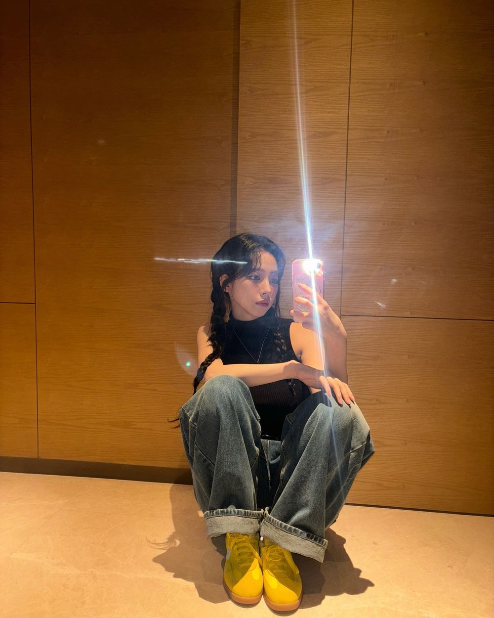 Converse新爆款「Y3K銀色球鞋」太逼人！未來少女感拉滿、Karina同款必收！-9