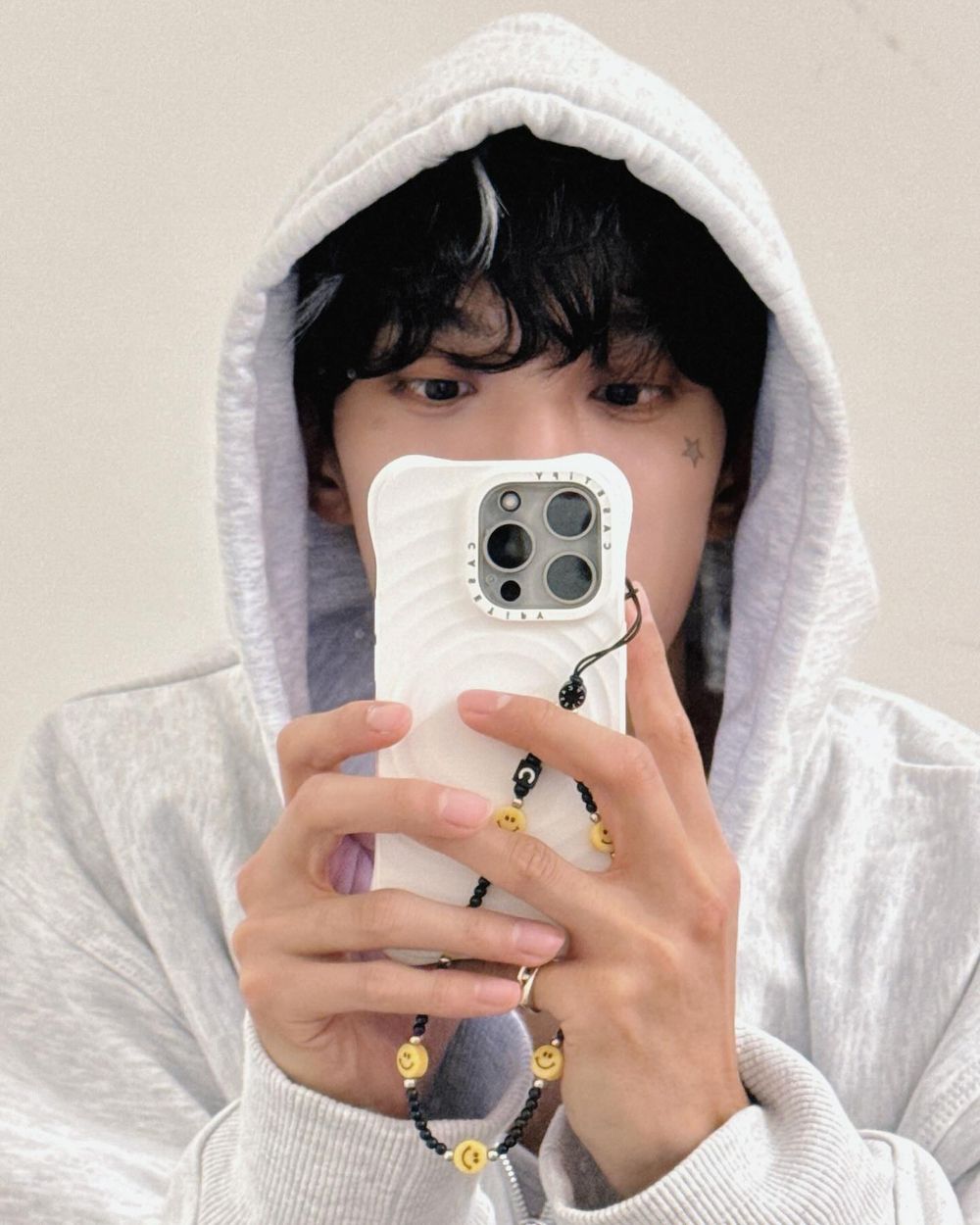 CASETiFY這款默默賣超好？！韓星Rosé、DK最愛「小波紋系列」燕麥白、霧紫新色太美！-11