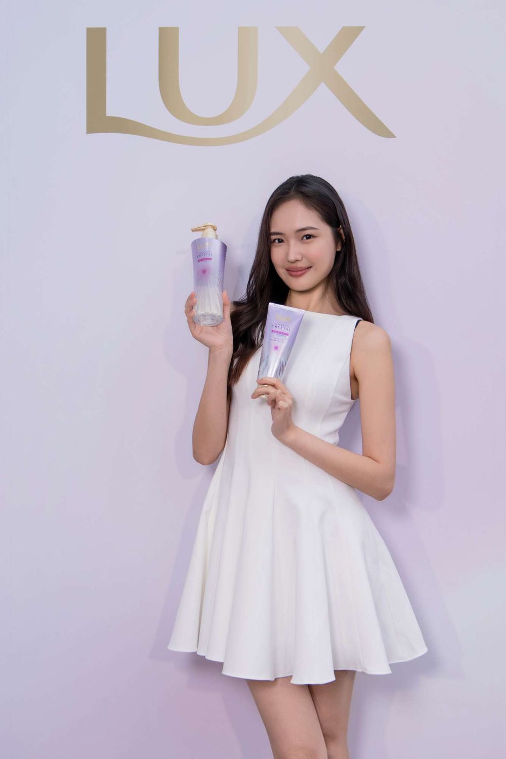 郭雪芙首個髮品代言！LUX麗仕「頭髮雨衣系列」，專為潮濕悶熱氣候設計、扁塌毛躁髮救星，洗出空氣感蓬鬆秀髮！-2