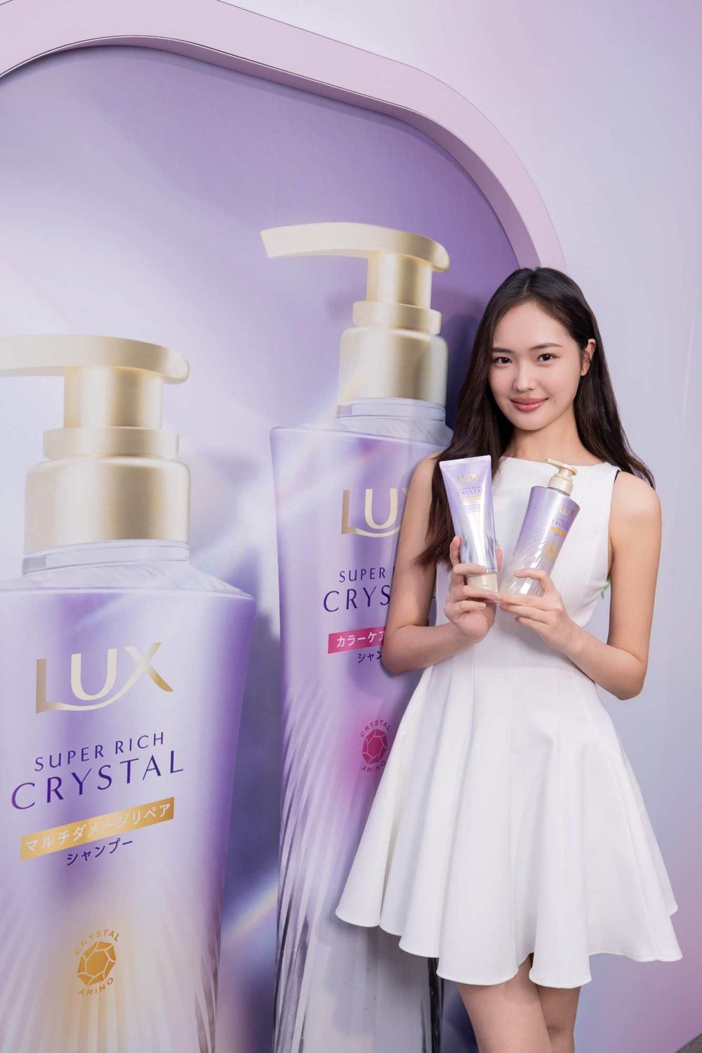 郭雪芙首個髮品代言！LUX麗仕「頭髮雨衣系列」，專為潮濕悶熱氣候設計、扁塌毛躁髮救星，洗出空氣感蓬鬆秀髮！-3