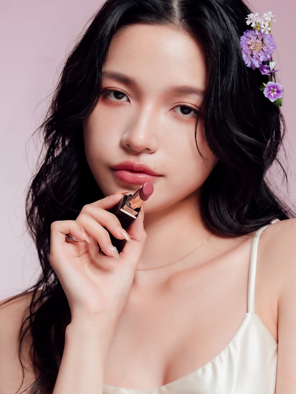 SUQQU限定夏彩第二波！「漂白系」彩妝新概念，眼影盤、雙色腮紅融入水洗白感，紫色調也能溫柔幼態、飄仙氣！-2