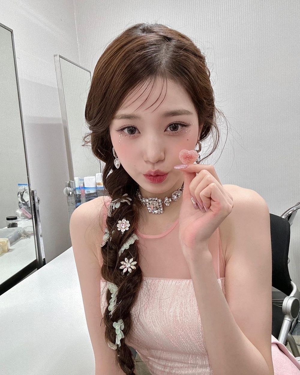 醫美界認證2025韓國整形範本女星TOP6公開！潤娥笑眼難複製，高允貞神顏美貌力壓Irene、張員瑛！-7