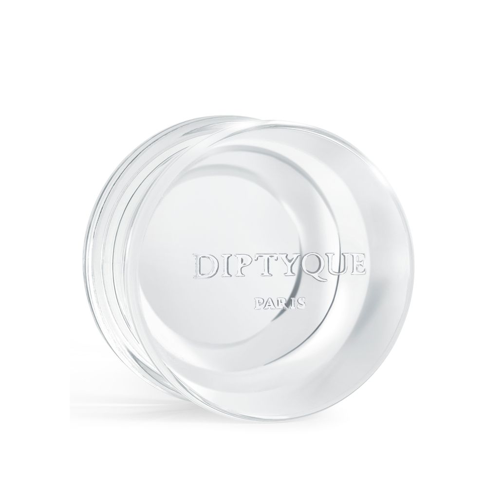 Diptyque史上最美室內擴香！玻璃瓶身篆刻經典橢圓LOGO，加入琥珀香調、首度推出巨型尺寸，放在家裡奢華感拉滿！-9