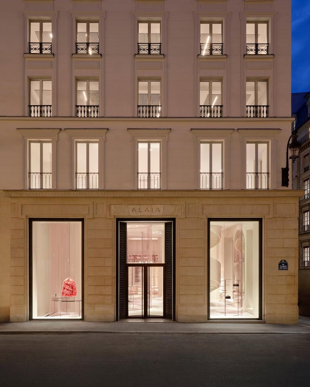 Lyst 2025第一季最熱門品牌Top10出爐！LOEWE擠下Miu Miu登頂！「這品牌」首次進榜！-2