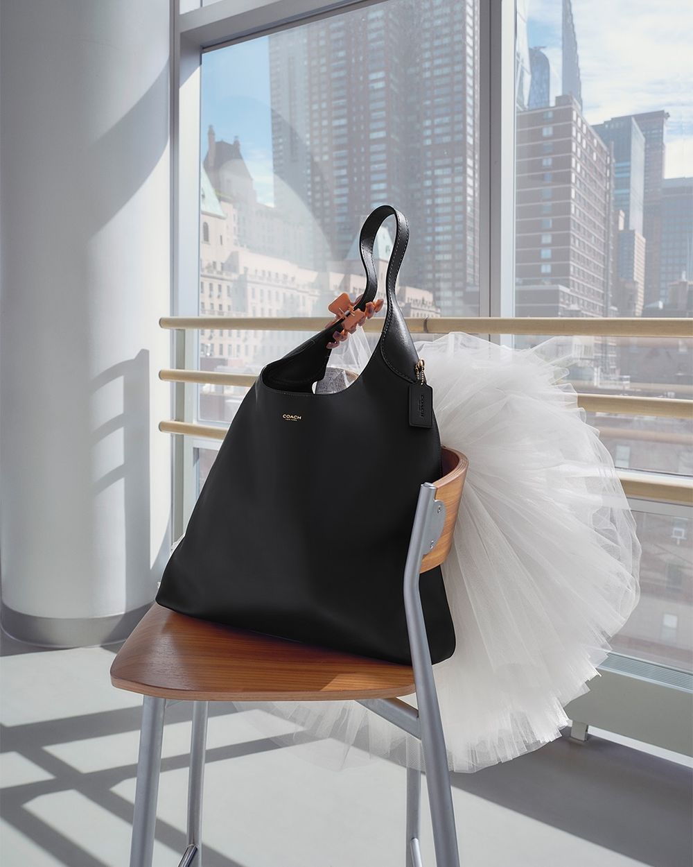 Lyst 2025第一季最熱門品牌Top10出爐！LOEWE擠下Miu Miu登頂！「這品牌」首次進榜！-15