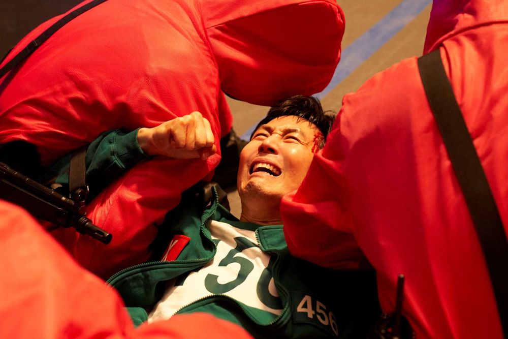 Netflix《魷魚遊戲3》6/27上線！最終季前導預告公開，成奇勳重返對決神秘負責人！-9