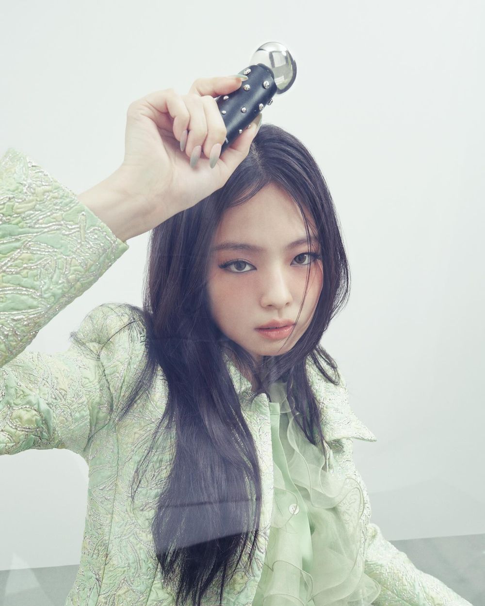 2025女團成員個人廣告代言排行榜公開！張員瑛10大代言橫掃上百億，Jennie、Karina緊追在後！-6