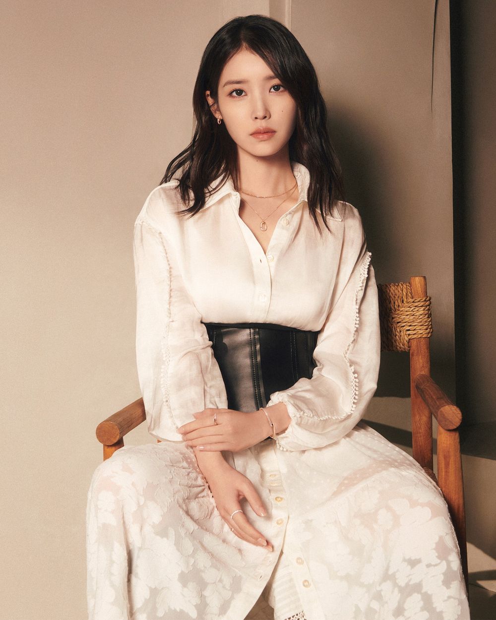 韓星最愛輕奢品牌Maje「孫藝珍、IU」都是忠實粉絲！夏天最新「鈎織系列」值得投資一件！-3